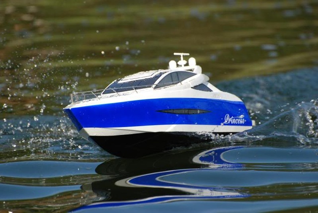Яхта моторна р/к TFL Princess 960мм ARTR
