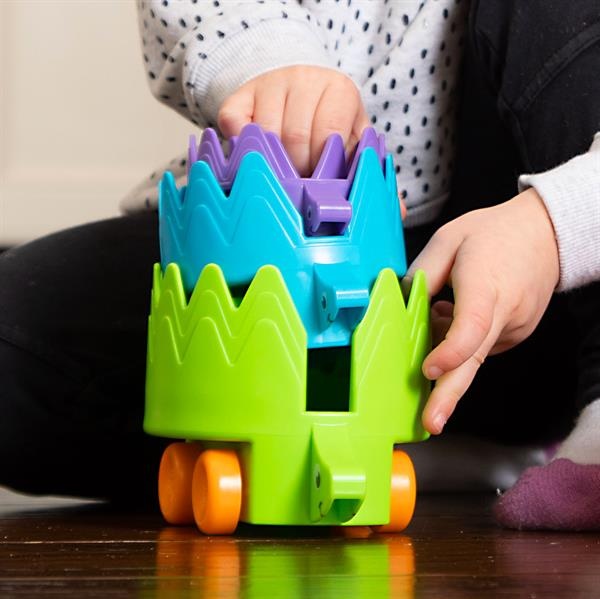 Пирамидка на колесах Ёжики Fat Brain Toys Hiding Hedgehogs (F223ML)