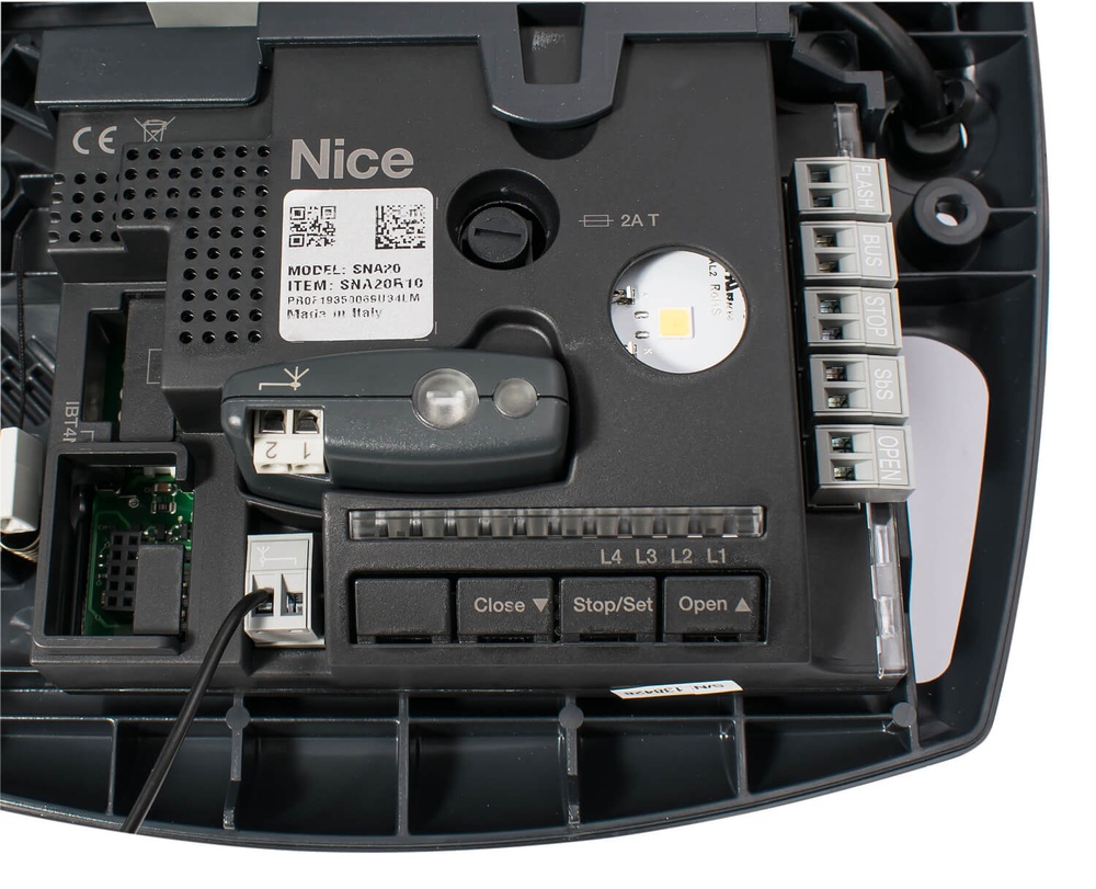 Комплект автоматики Nice SPIN23 KCE для секционных ворот (Италия).