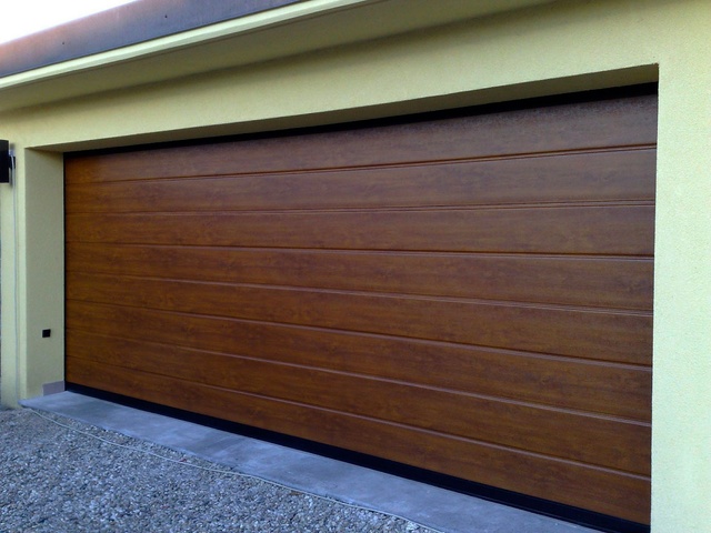 Ворота гаражні Алютех Prestige 2500х2500, колір темний дуб