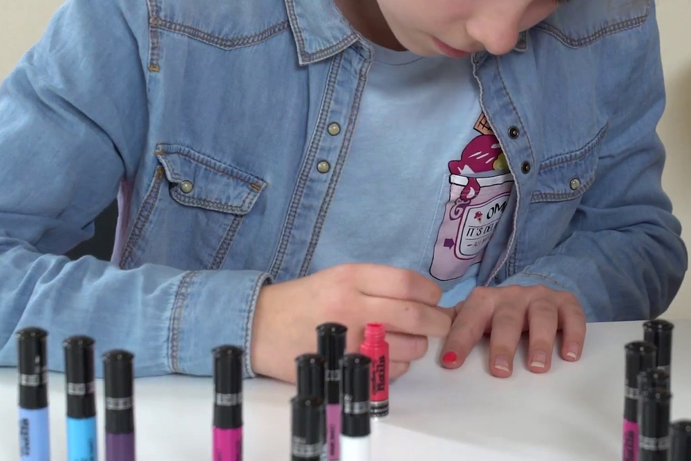 Дитячий лак-олівець для нігтів Malinos Creative Nails на водній основі (2 кольори Білий + Рожевий)