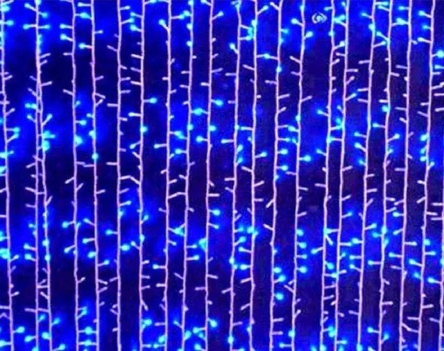 Гирлянды шторы сосульки с синим цветом ламп и хвостом заглушкой 150LED 10LEDх20 2х2м